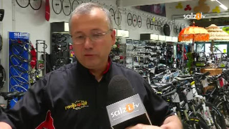 thumbnail of medium Mit dem E-Bike unterwegs